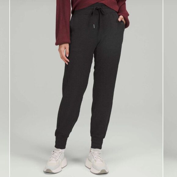 Lululemon Women’s 8 High-Rise Jogger Ready to Fleece Heathered Black Sweatpants